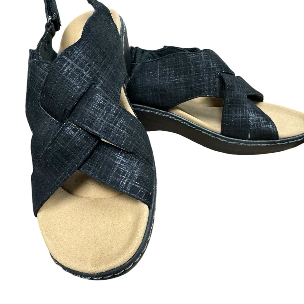Clark’s Mariah Echo Sandals. Women’s 9.5. Black. Brand new in box. Never worn.